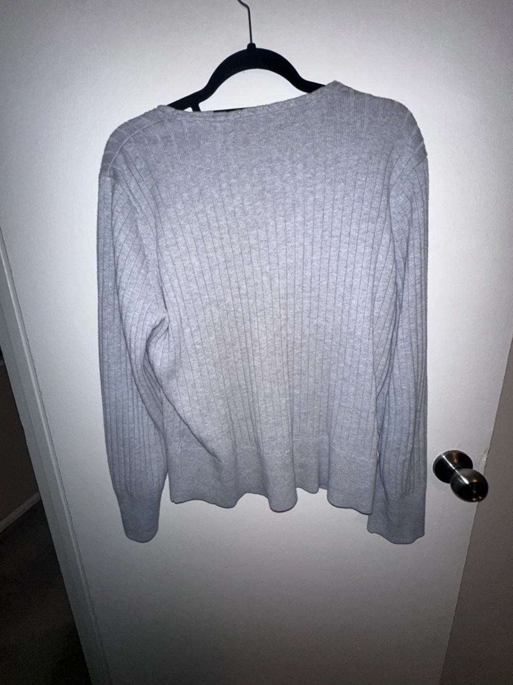 90’s/Y2K Tommy Hilfiger Light Gray Ribbed V-Neck Sweater with Stripe Detail - Picture 2 of 4